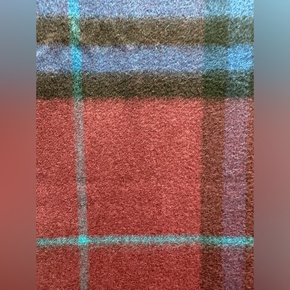 New Authentic Burberry Scarf - Picture 4 of 5